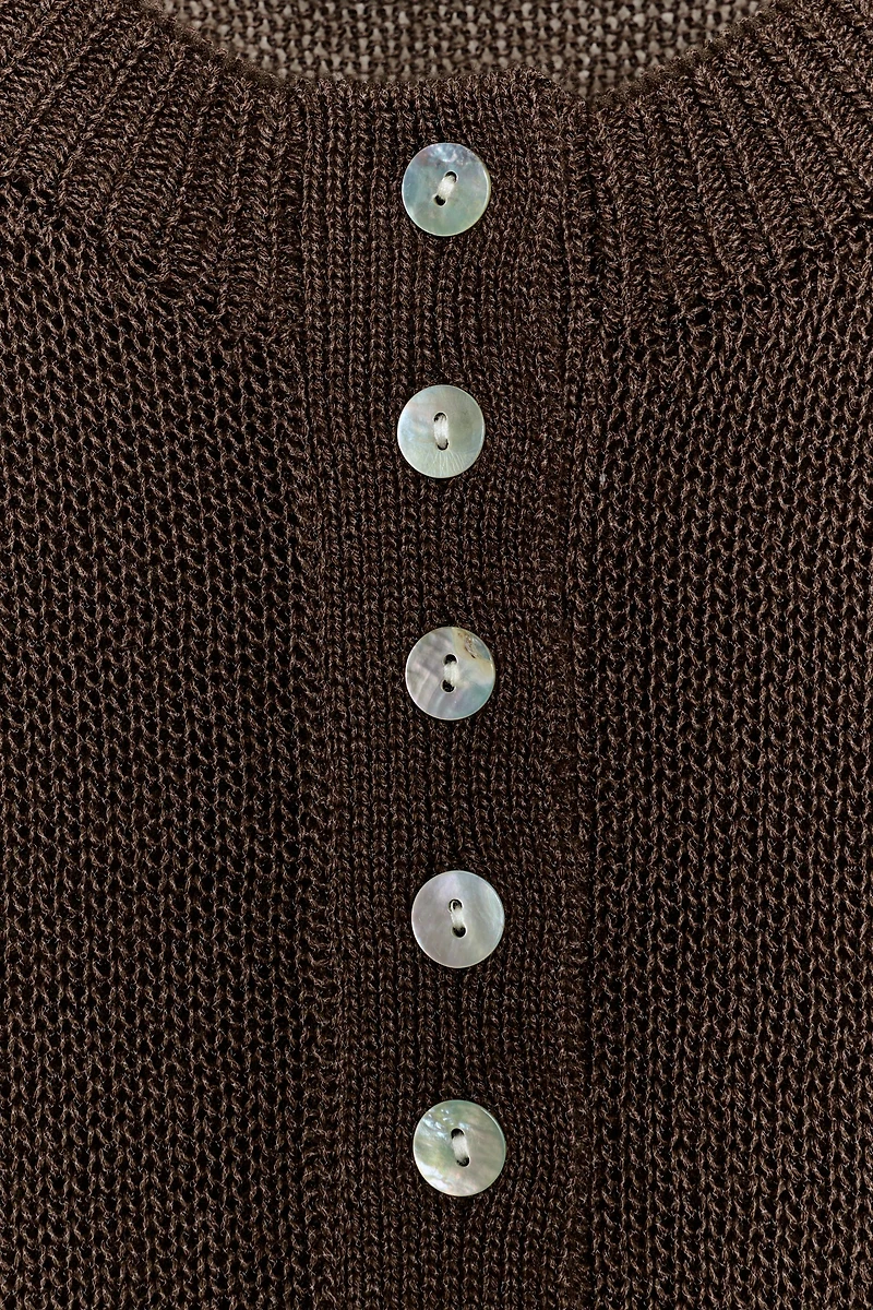 SHORT SLEEVE BUTTON KNIT JUMPER
