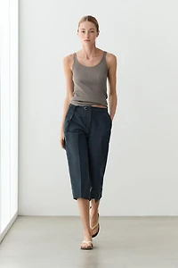 Flowing cotton and linen blend Bermuda shorts with belt