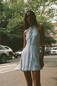 ROBE COURTE HALTER À IMPRIMÉ FLORAL
