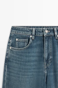 Relaxed wide-leg jeans