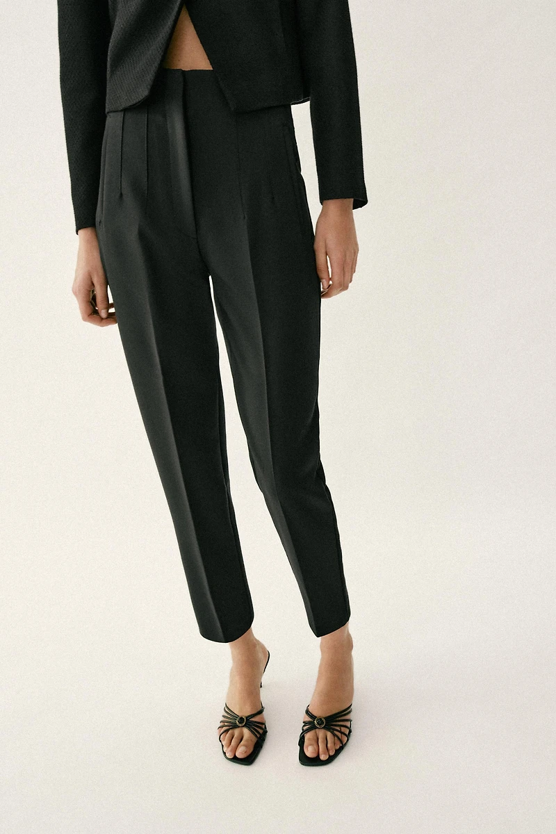 HIGH-WAISTED PANTS