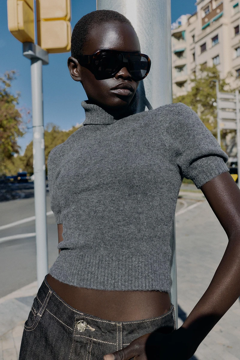 PULL EN MAILLE MANCHES COURTES BOUFFANTES