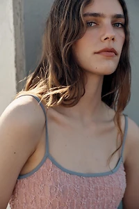 TOP À BRETELLES EN DENTELLE