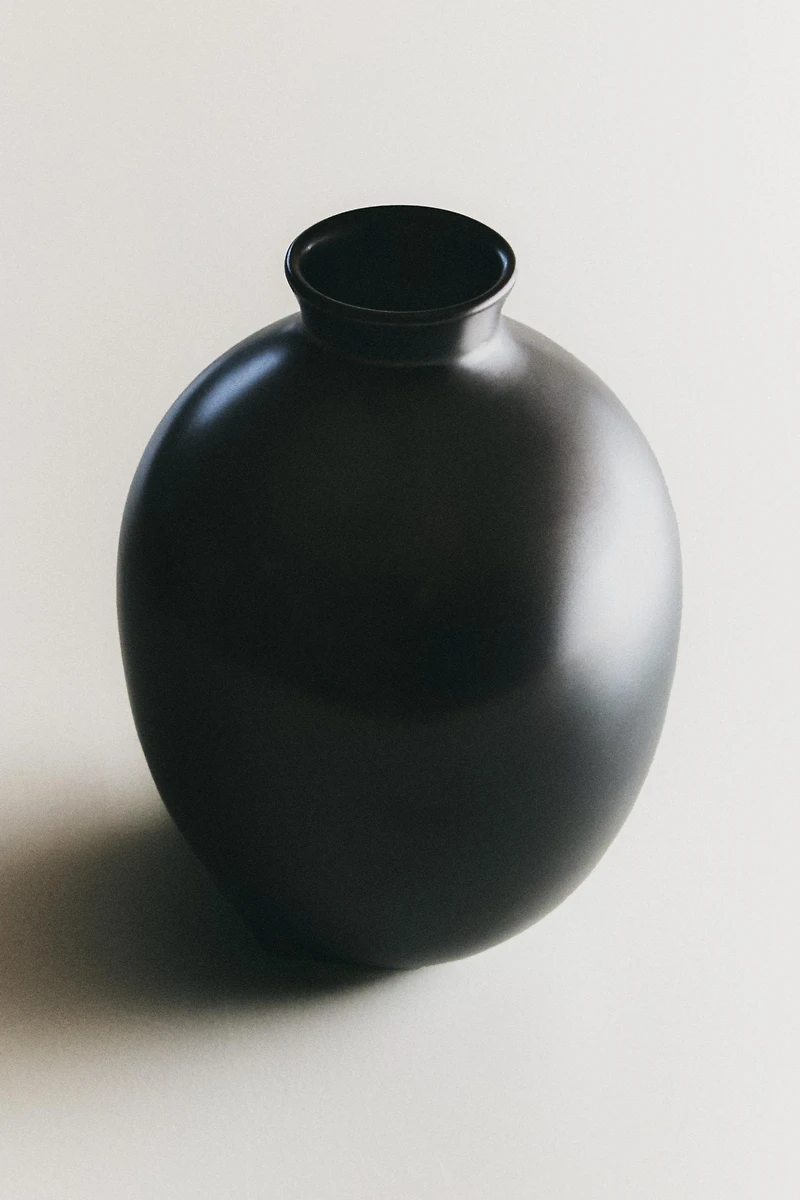 PETIT BRASS VESSEL ORB I COLIN KING