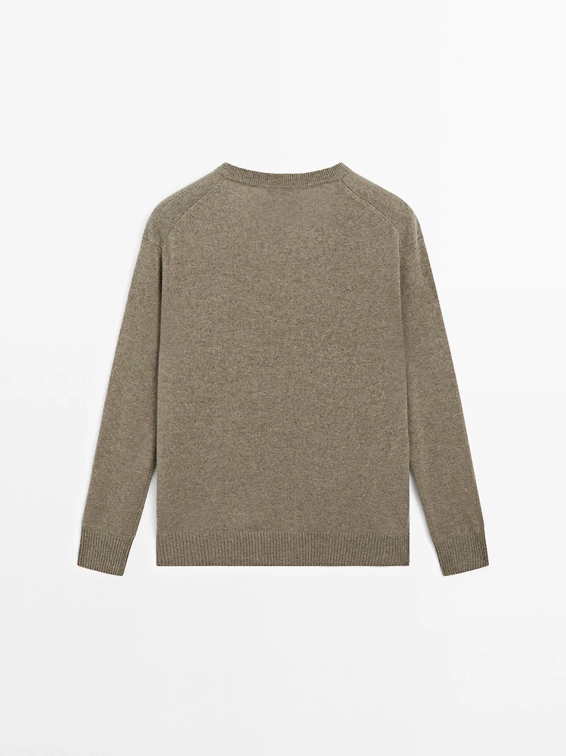 Knit 100% cashmere V-neck sweater