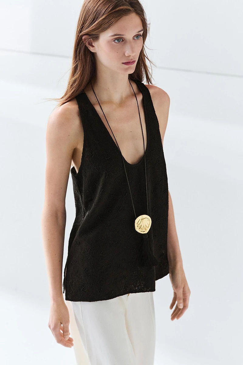 Top fluide avec broderies