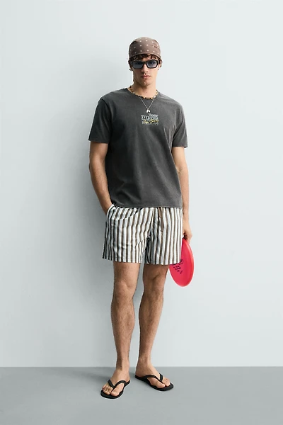 CONTRASTING TEXT WASHED T-SHIRT