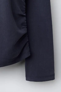 SPORTY RUCHED T-SHIRT