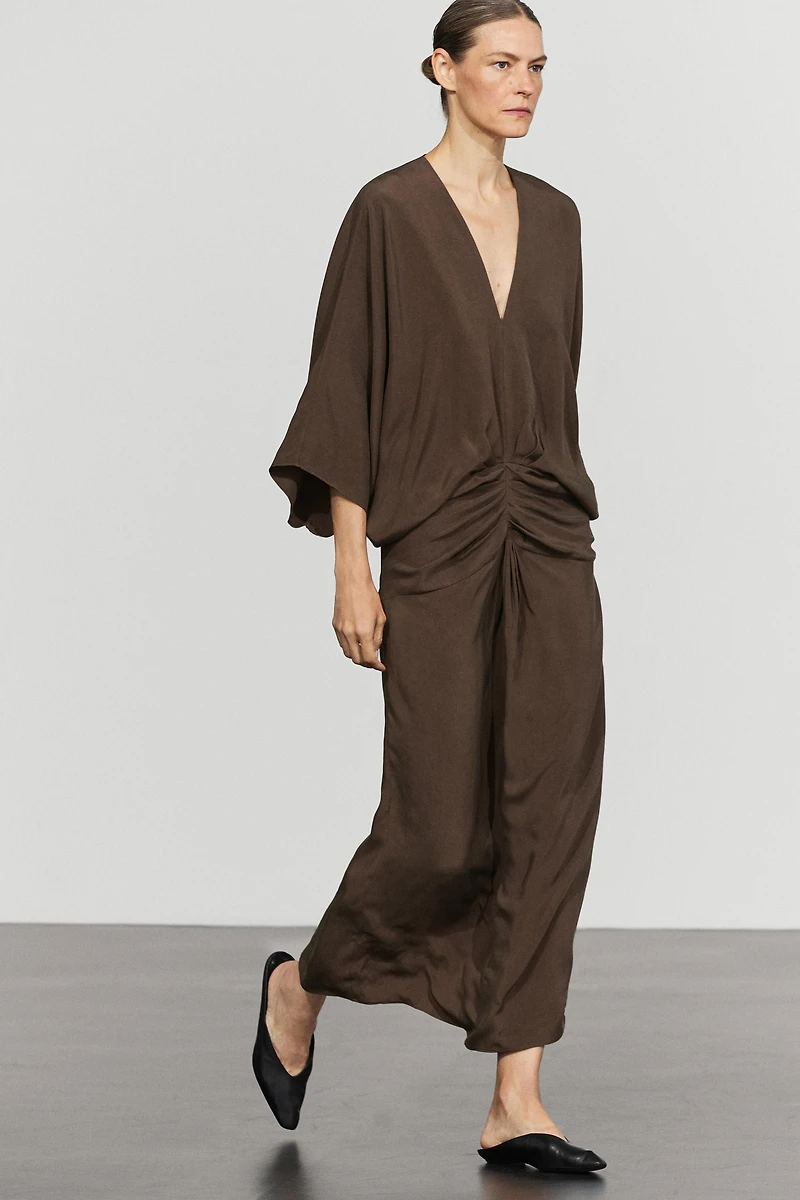 Fluid midi dress with gathered sash