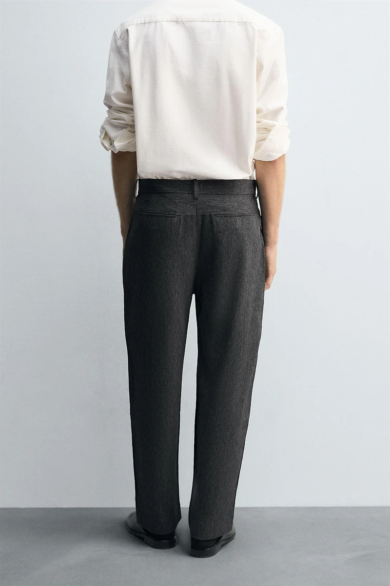TEXTURED TAPERED FIT PANTS