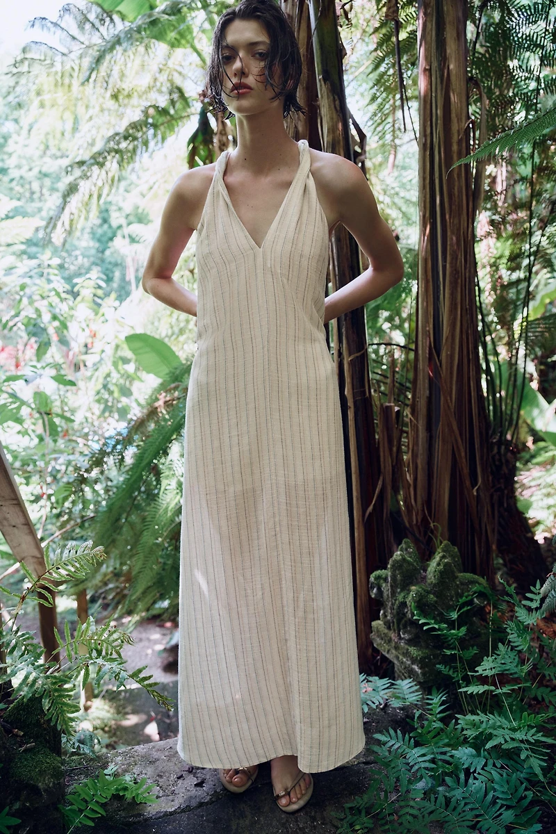 ROBE LONGUE À RAYURES ET FIL MÉTALLISÉ