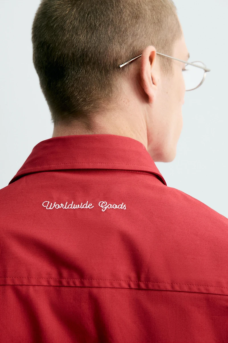 RELAXED FIT CONTRAST EMBROIDERY SHIRT