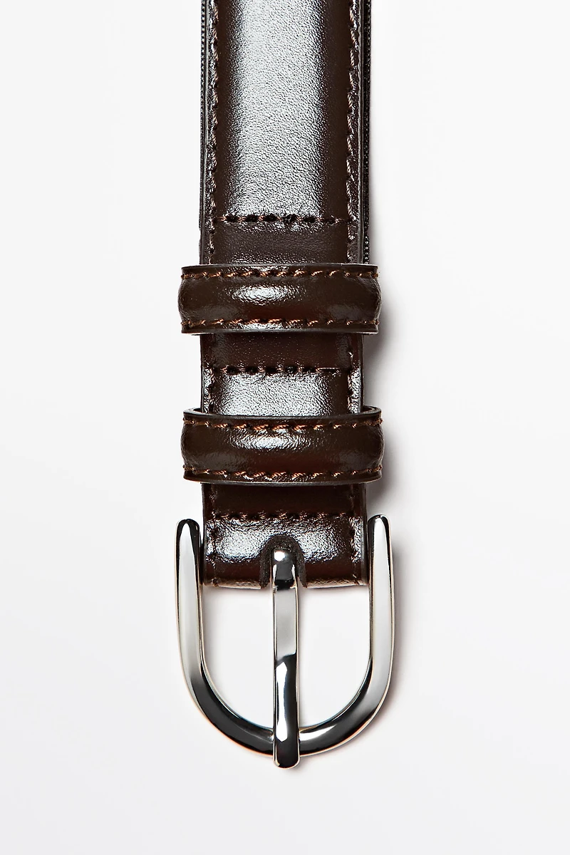 Ceinture surpiquée en cuir nappa avec boucle ovale