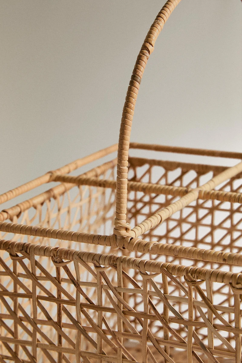 RATTAN BOTTLE STAND WITH HANDLE
