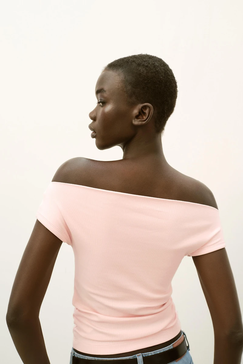 BOAT NECK T-SHIRT