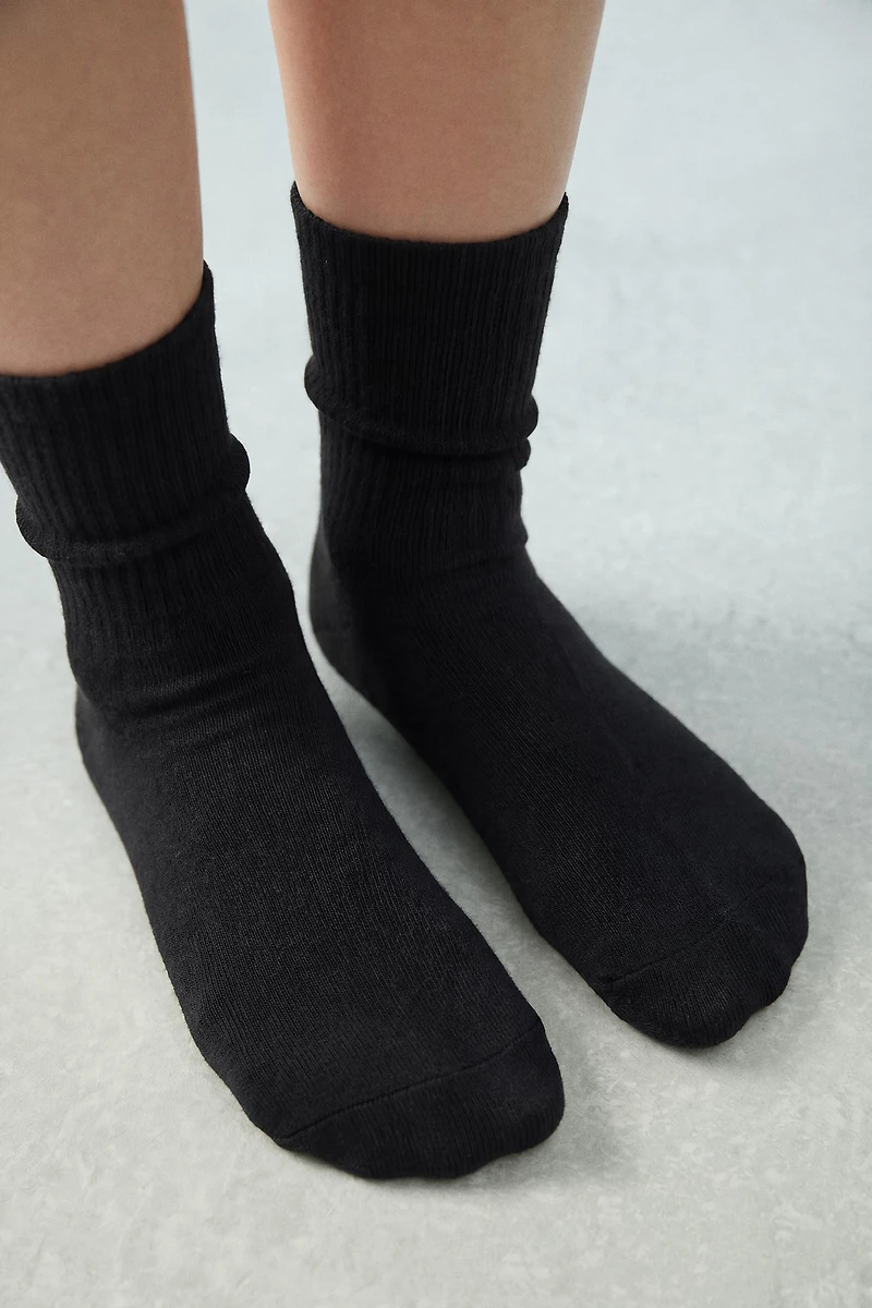 THREE-PACK OF LONG BASIC SOCKS