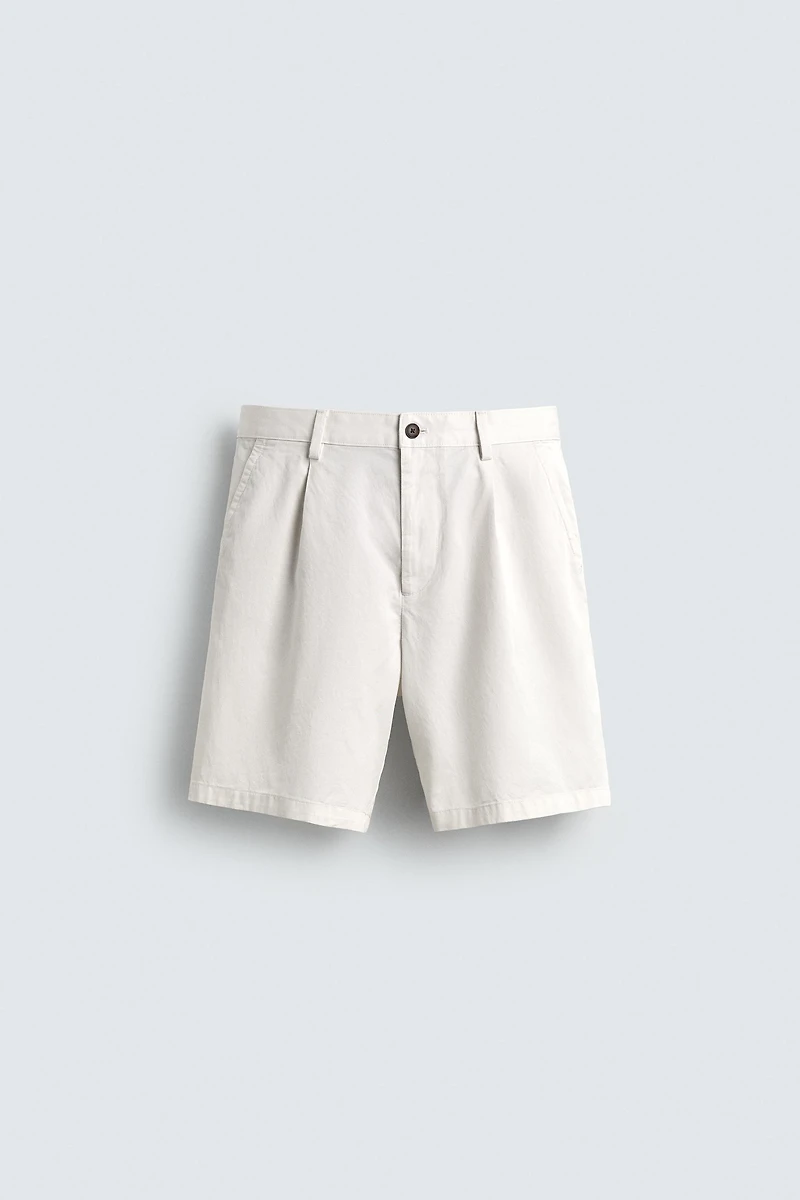 SHORT REGULAR FIT À PLIS