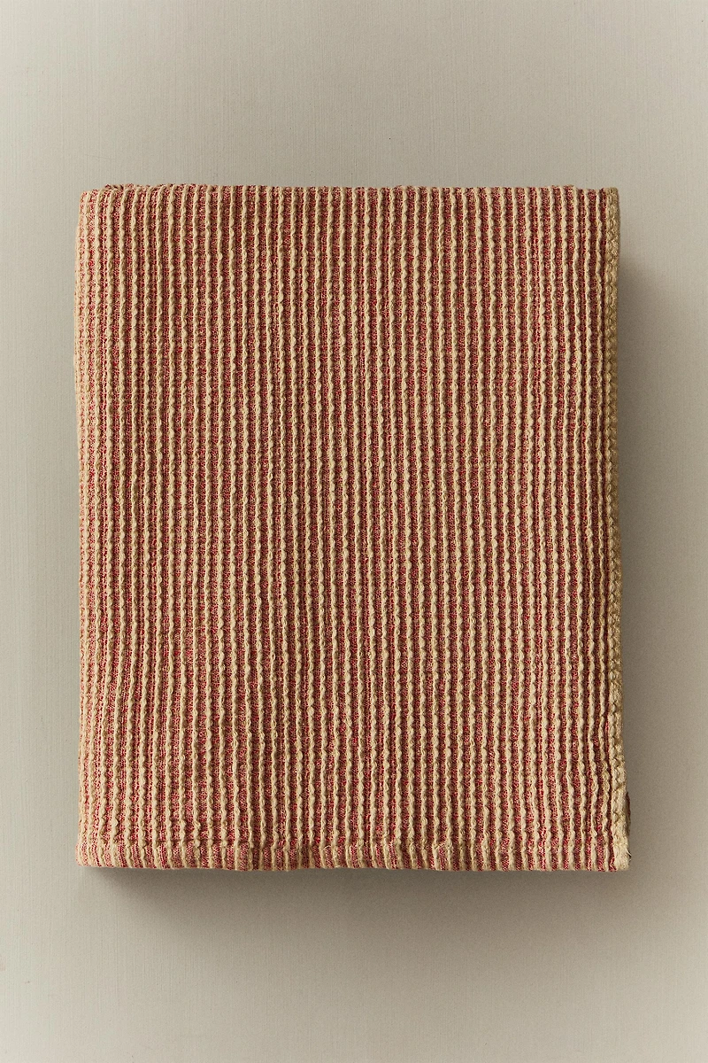 TWO-TONE WAFFLE BATH TOWEL