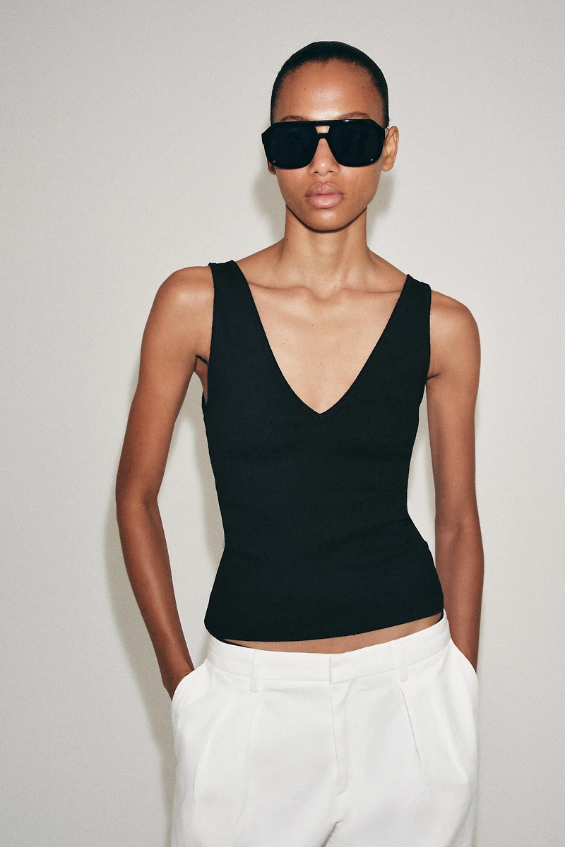 RIB V-NECK TOP