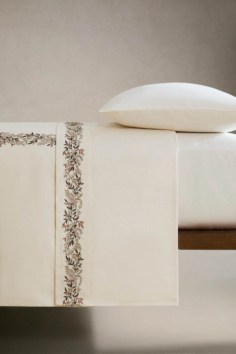 SATEEN DUVET COVER WITH EMBROIDERED LEAVES