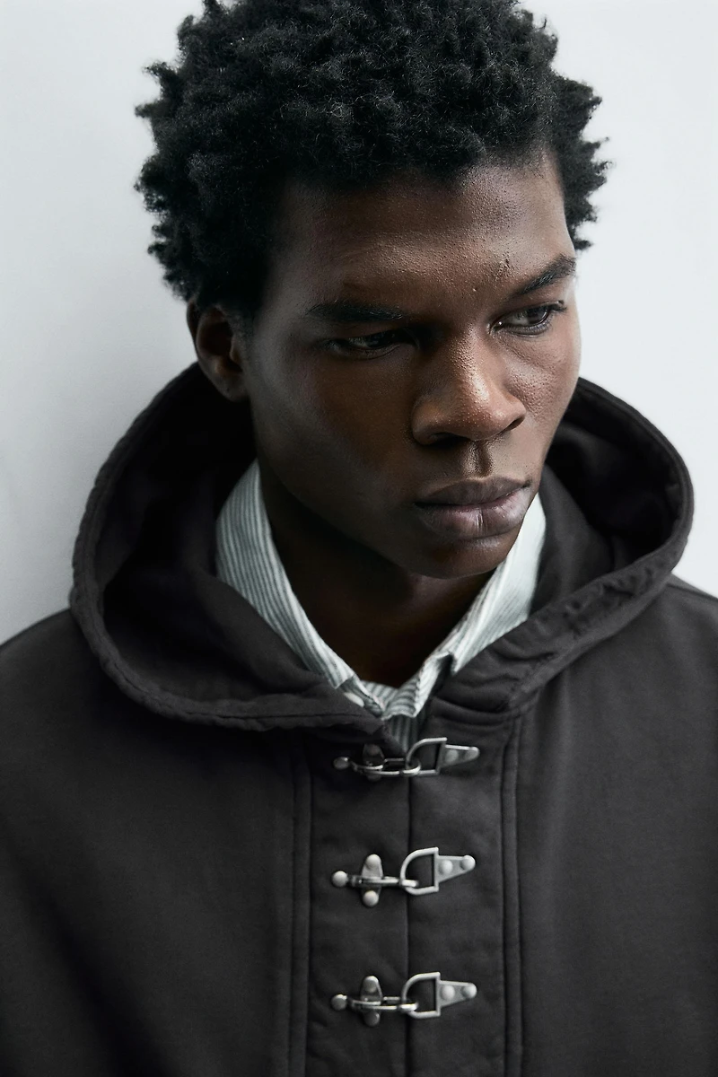 TOGGLE HOODIE SWEATSHIRT