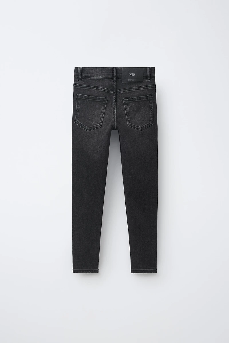 SKINNY FIT JEANS