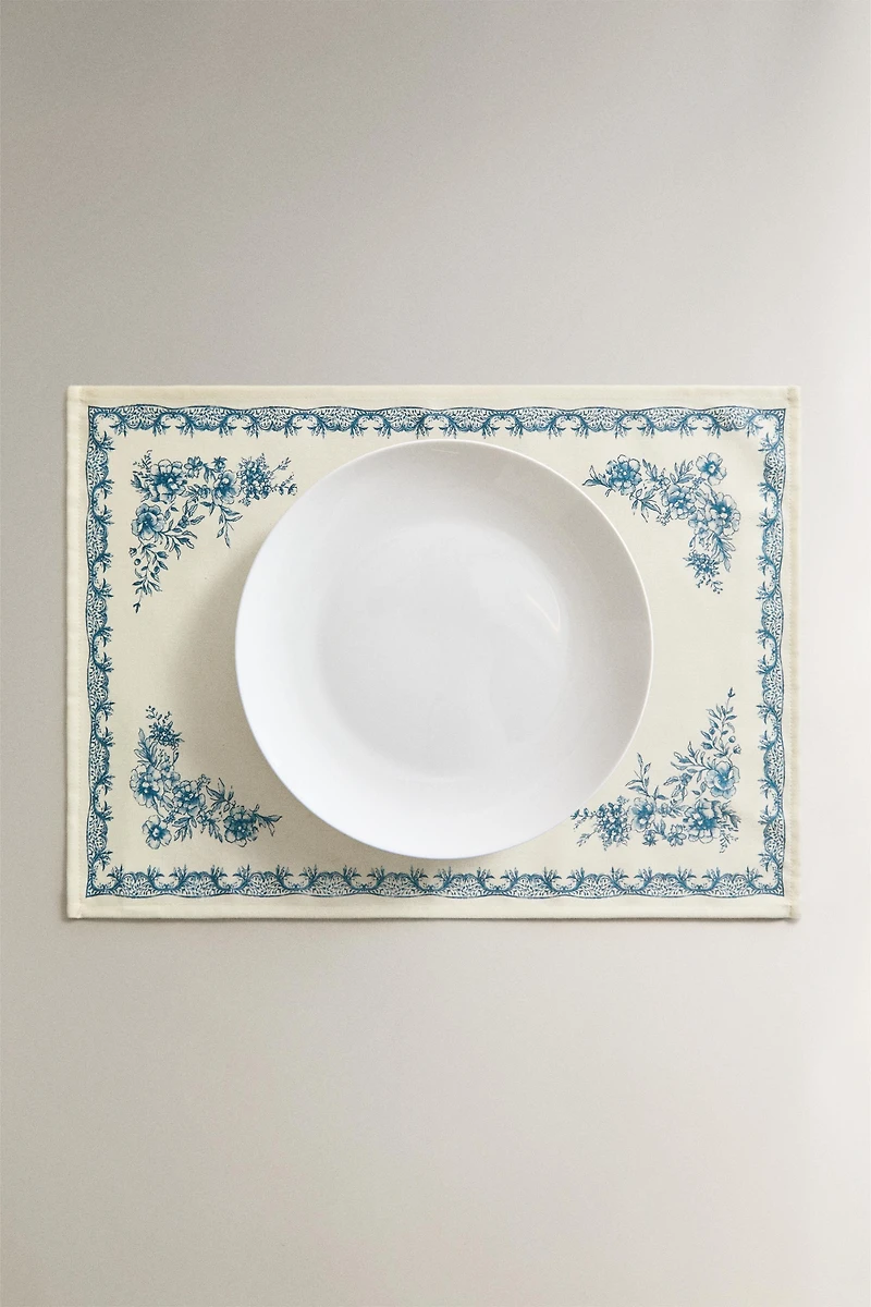 SET DE TABLE EN SATIN IMPRIMÉ