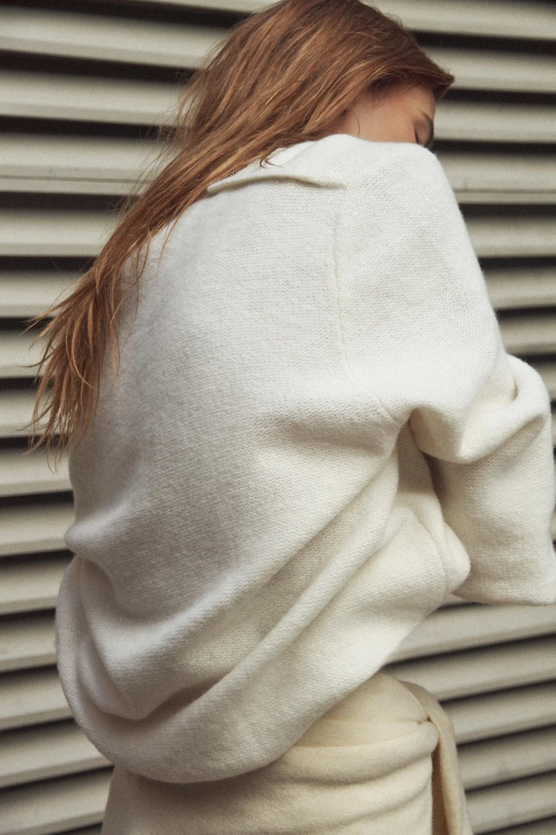 WOOL BLEND BALLOON SLEEVE SWEATER