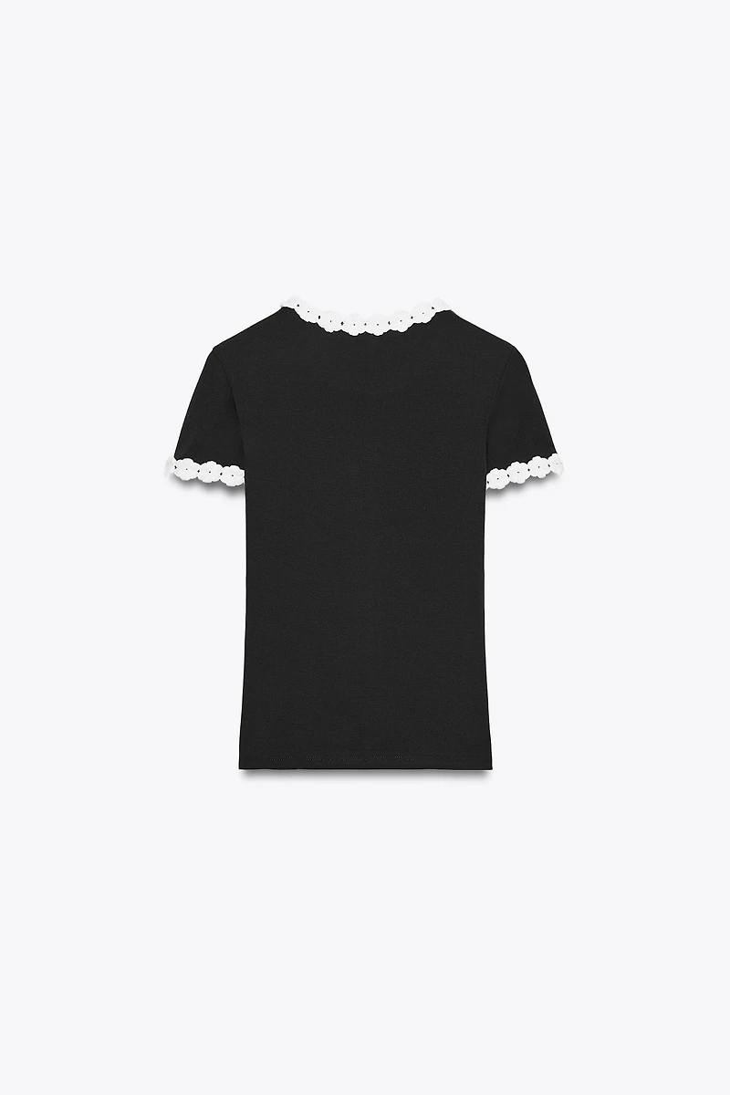FLOWER TRIM T-SHIRT