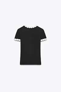 FLOWER TRIM T-SHIRT