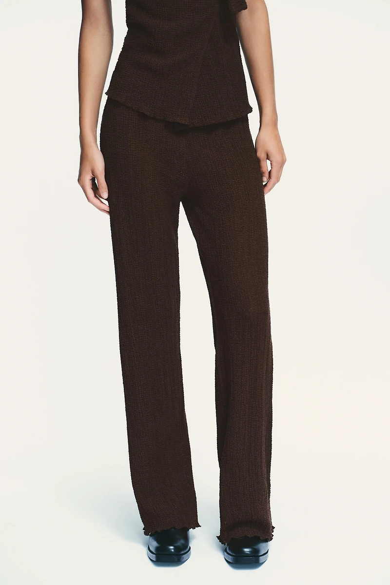 TEXTURED STRAIGHT LEG PANTS