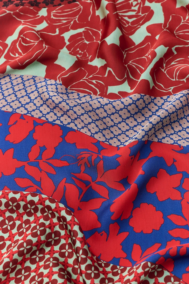 SATIN EFFECT FLORAL PRINT SCARF
