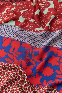SATIN EFFECT FLORAL PRINT SCARF