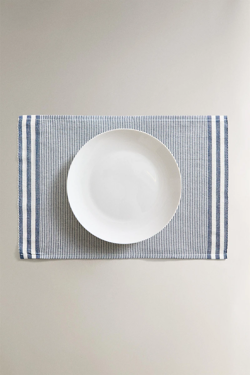 STRIPED INDIVIDUAL TABLECLOTH (PACK OF 2)