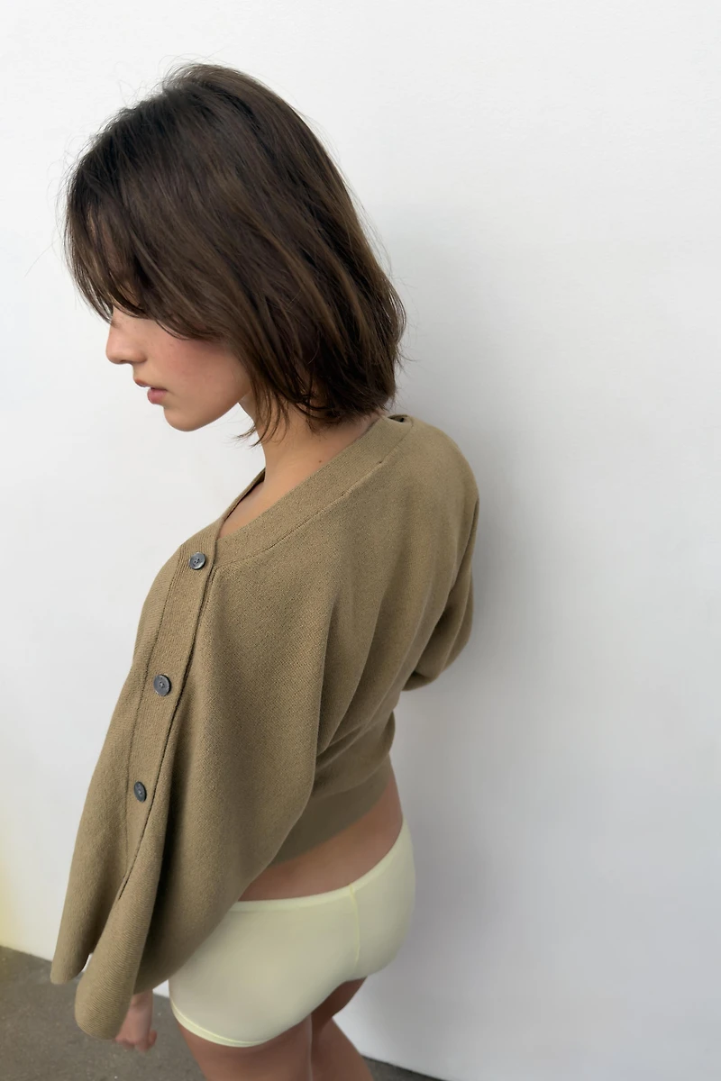 BUTTONED CAPE SLEEVE KNIT JUMPER
