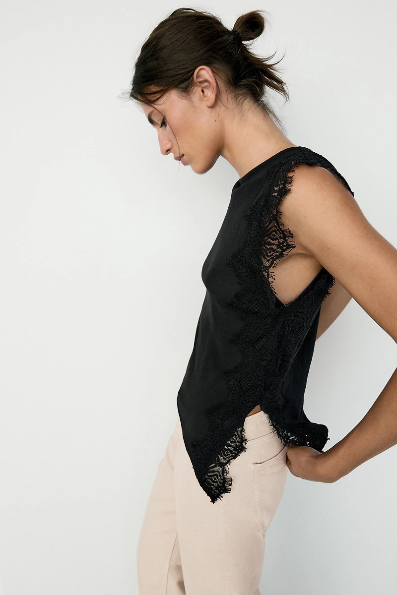 Sleeveless top with lace detail