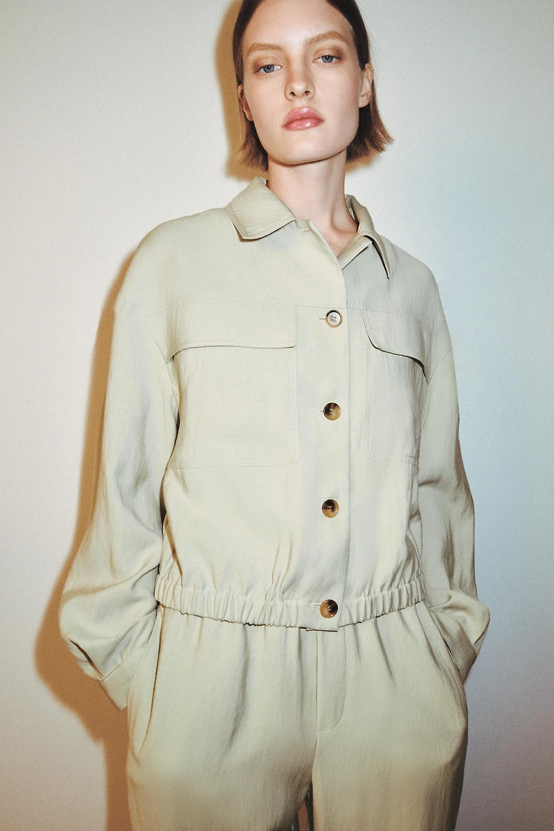 SHORT JACKET WITH FLAP POCKETS