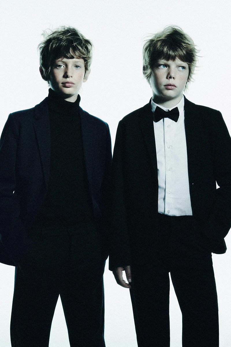 DETACHABLE SATIN BOW TIE SHIRT