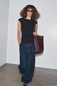 RIBBED DRAPED TOP