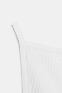 TOP HALTER EN MAILLE CÔTELÉE