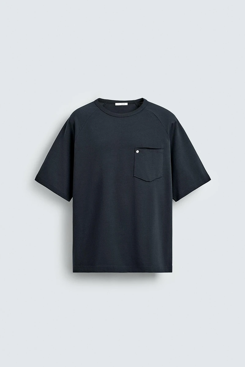 RELAXED FIT RIVET POCKET T-SHIRT