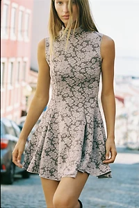 ROBE COURTE EN JACQUARD