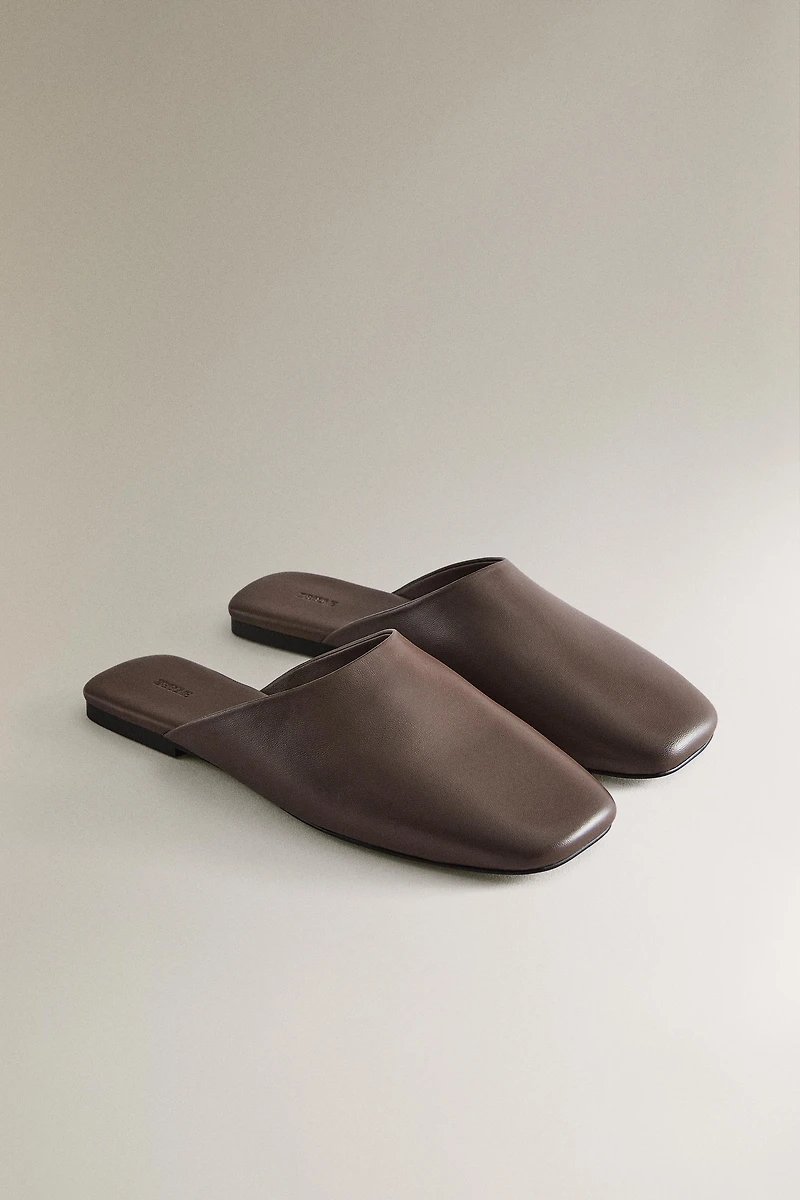 LEATHER MULE WITH SQUARE TOE