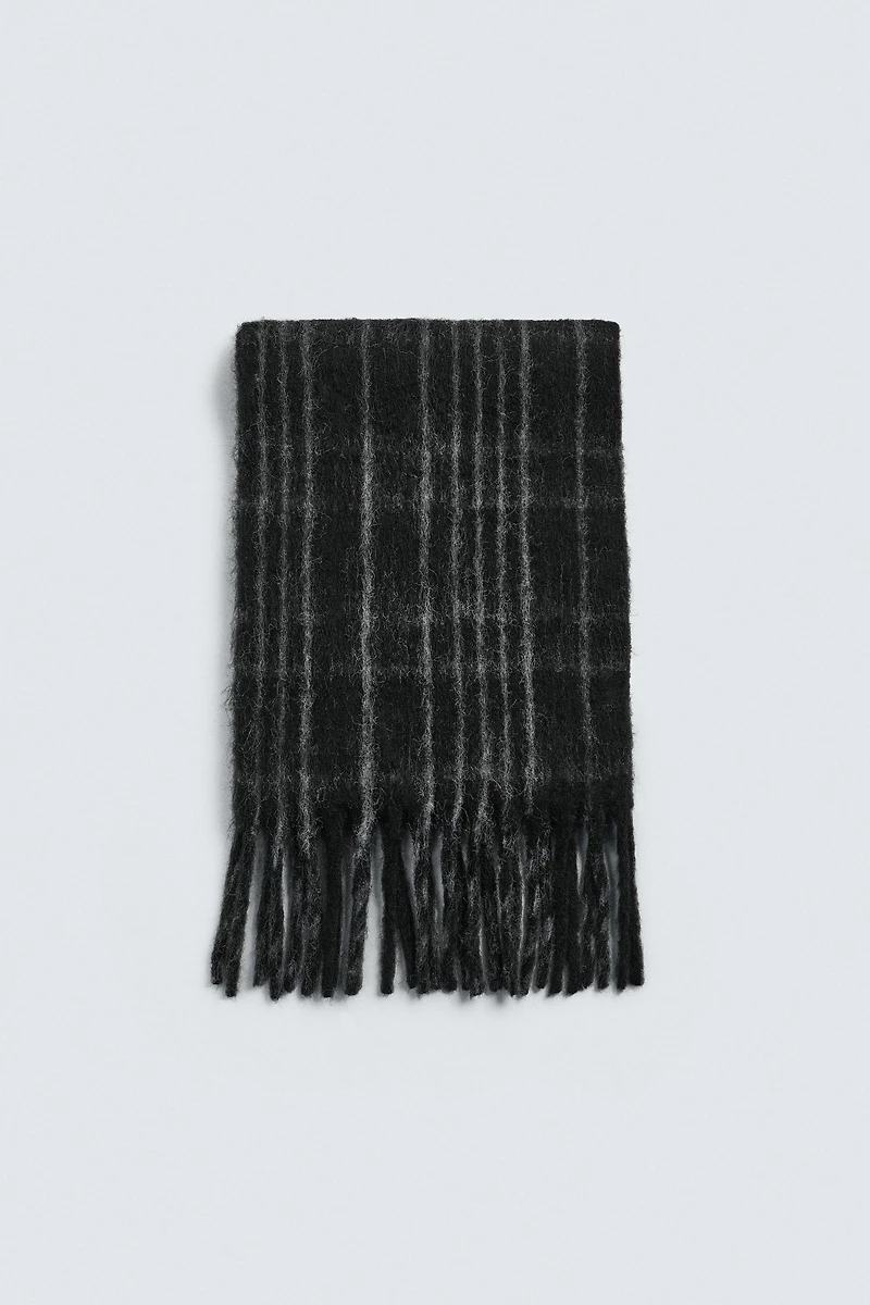PLAID FRINGED SCARF