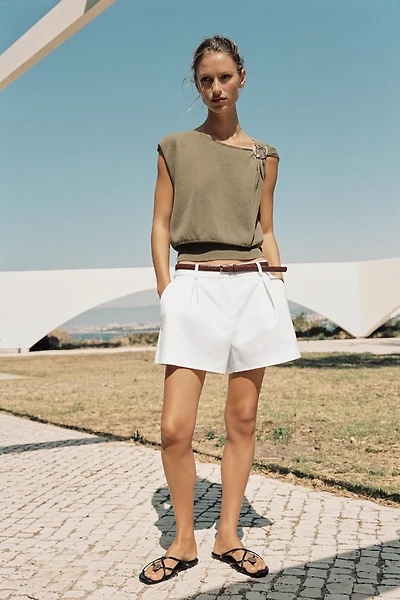 METALLIC TRIM KNIT TOP