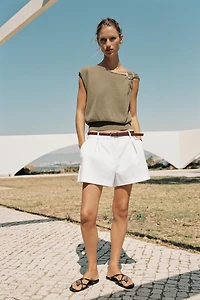 METALLIC TRIM KNIT TOP