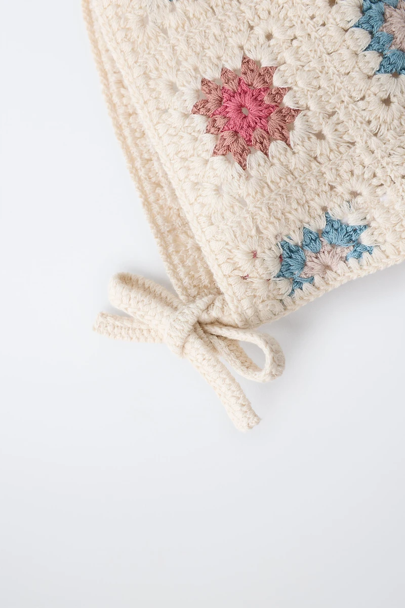 GEOMETRIC PRINT CROCHET BONNET