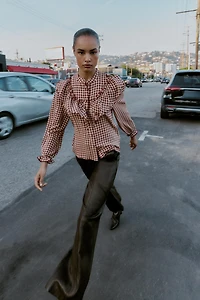 BLOUSE À VOLANTS ET CARREAUX VICHY