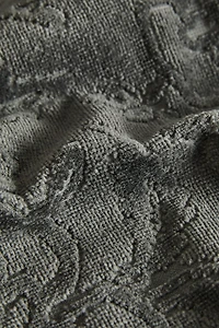 JACQUARD POMPOM BATH TOWEL