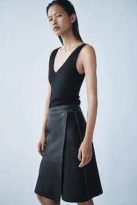 RIB V-NECK TOP